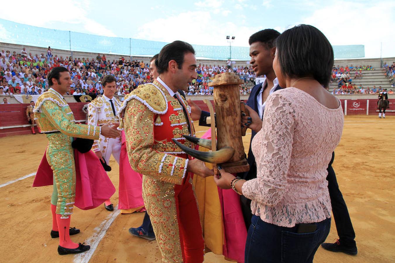 Corrida en Cantalejo en honor a Víctor Barrio (1/2)