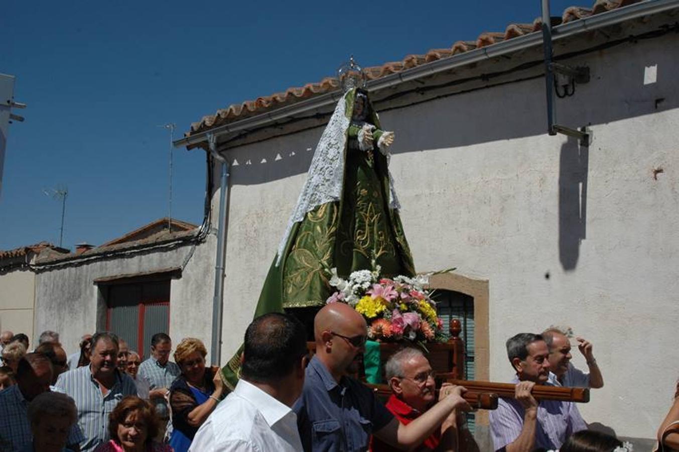 Procesión en honor a la Virgen de la Esperanza en las fiestas de Gomecello