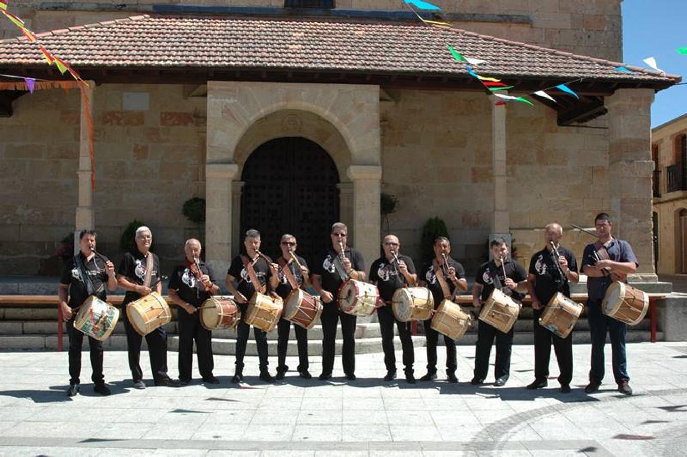 Procesión en honor a la Virgen de la Esperanza en las fiestas de Gomecello