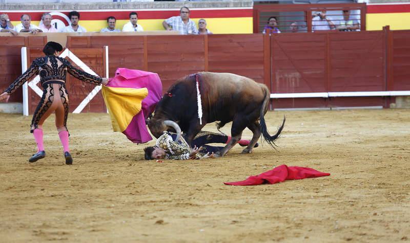 Cogida a Roca Rey en Palencia