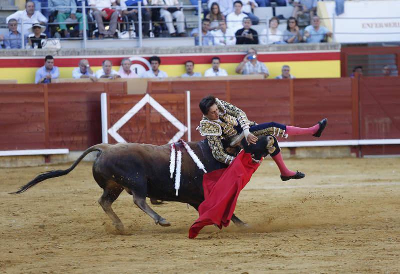 Cogida a Roca Rey en Palencia