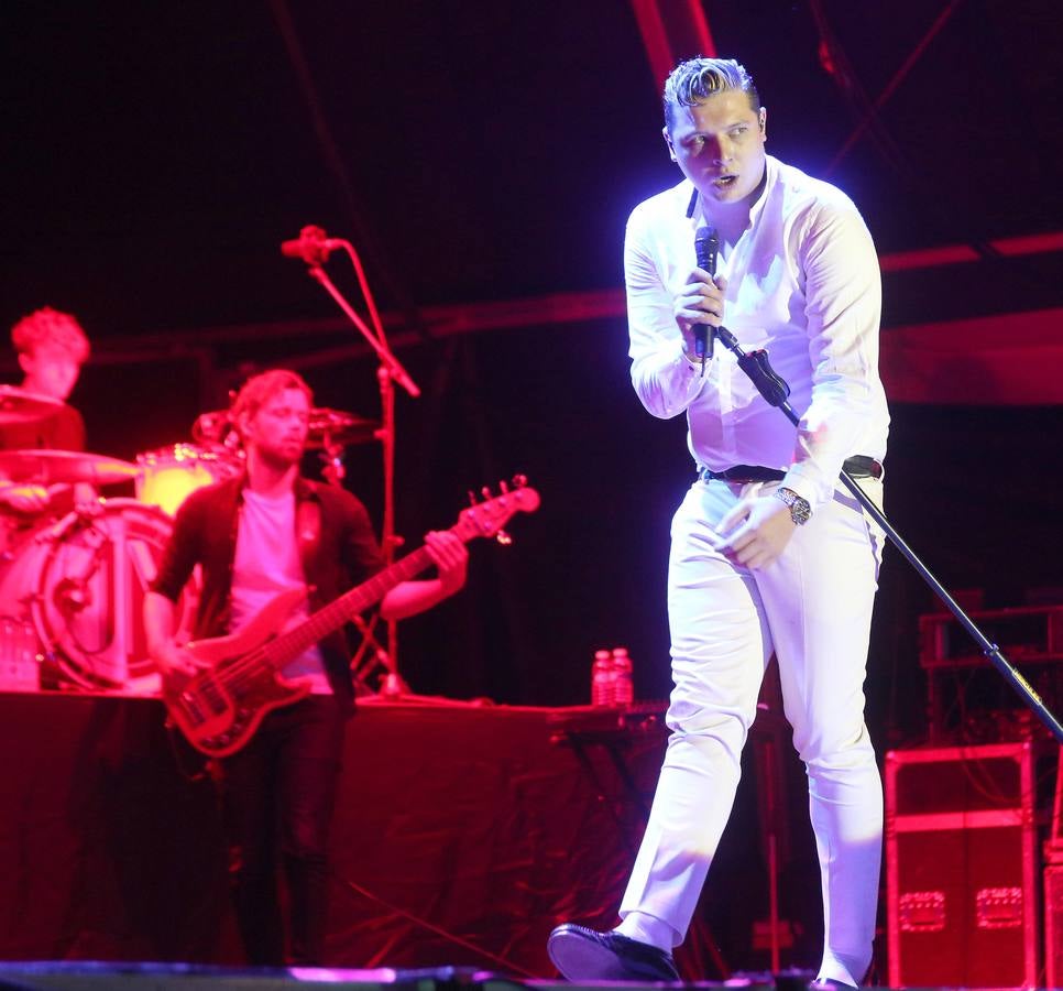 Treinta mil personas corean &#039;Love me again&#039; junto a John Newman en la Plaza Mayor de Valladolid
