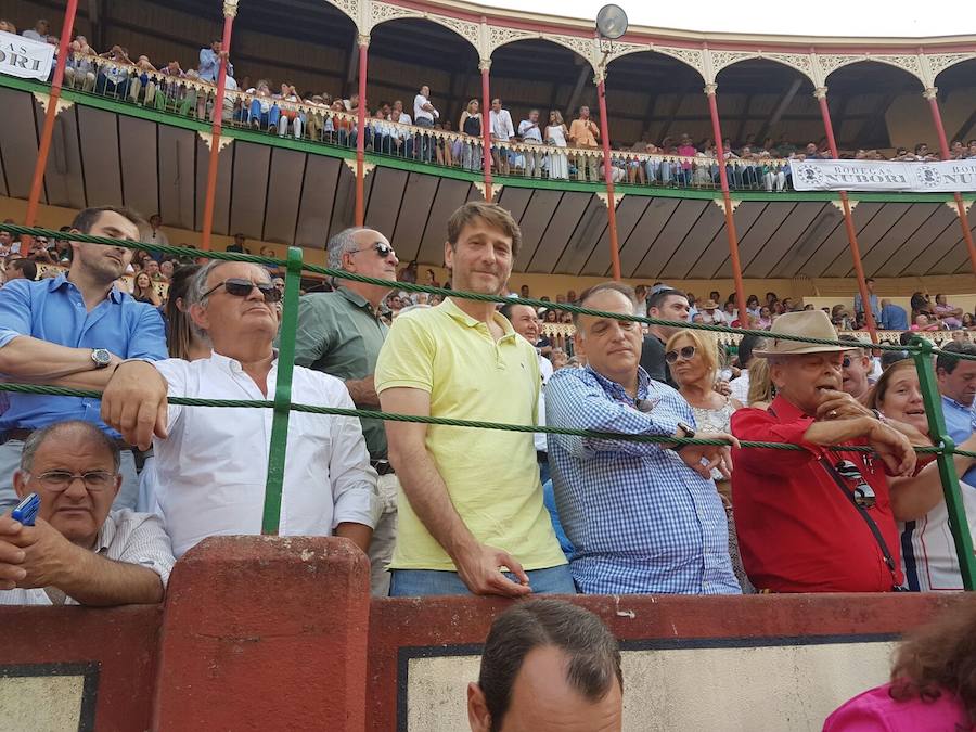 Ambiente de la corrida en homenaje a Víctor Barrio