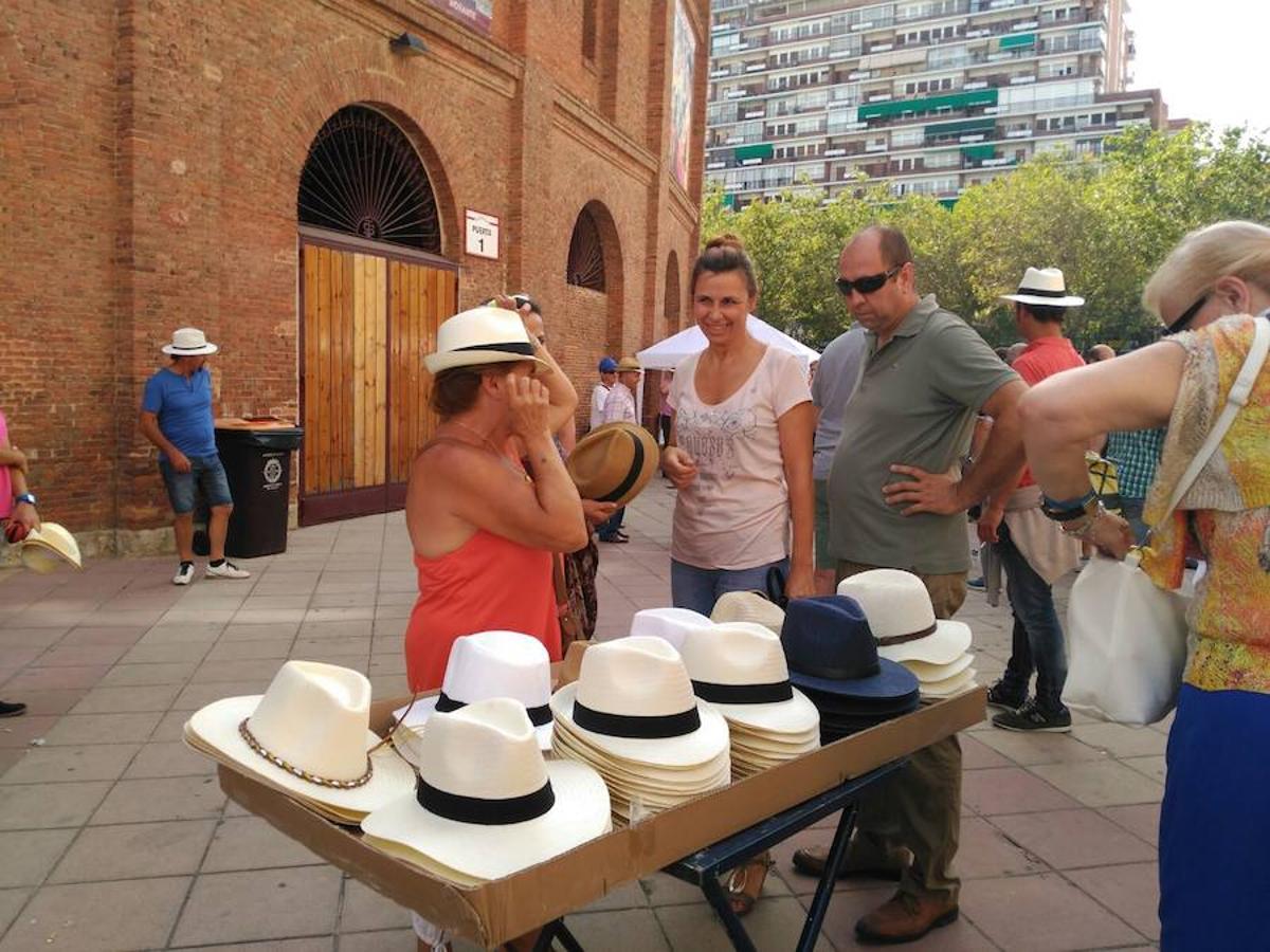 Ambiente de la corrida en homenaje a Víctor Barrio