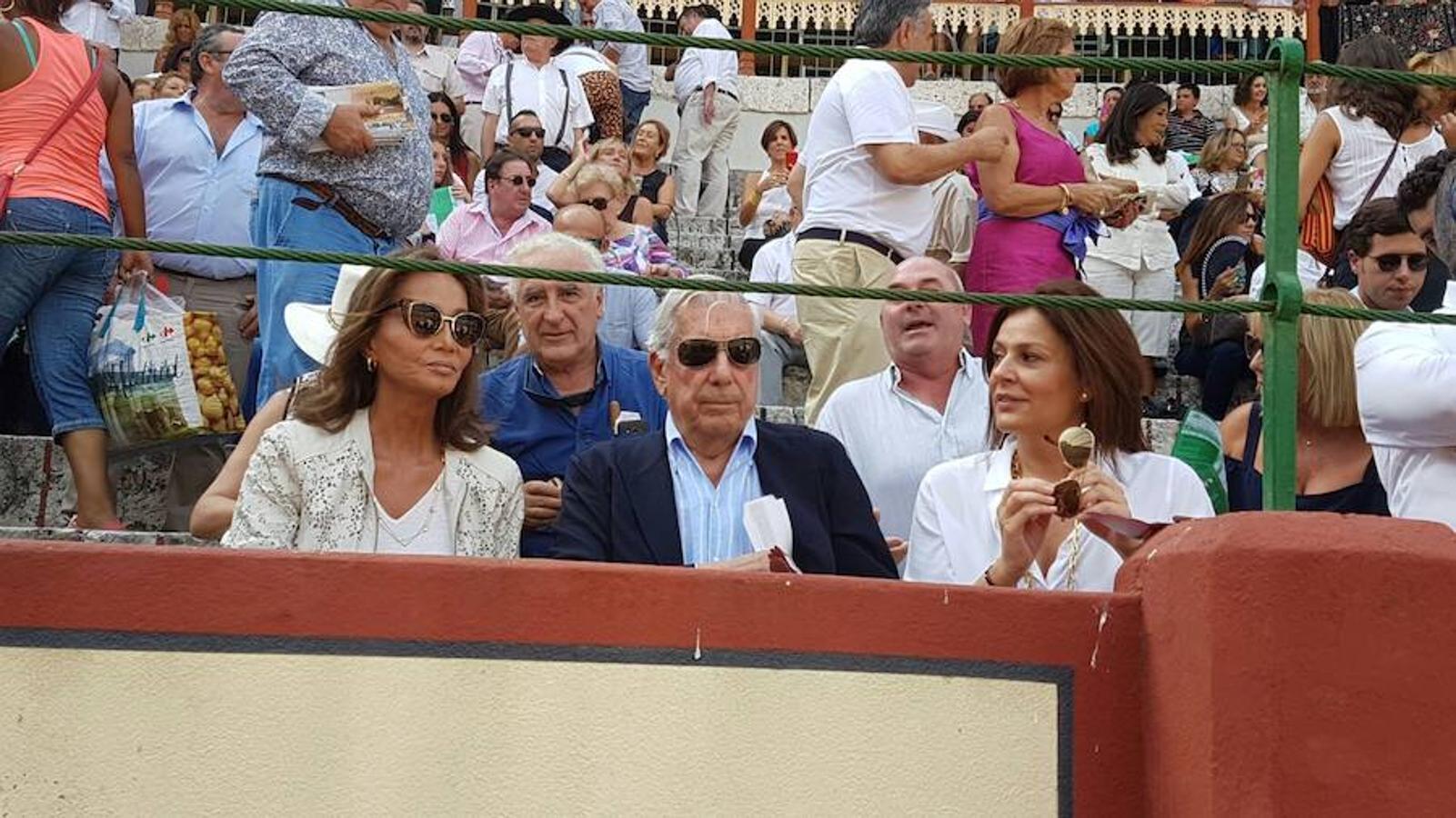 Ambiente de la corrida en homenaje a Víctor Barrio