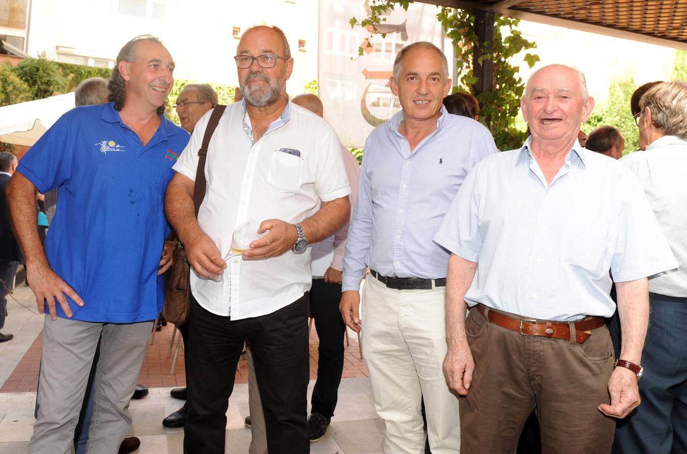 Jesús Manuel González Palacín (UCCL), José Manuel de las Heras, Jerónimo Lozano (Urcacyl) y Juan Cantalapiedra tomaron un vino tras las jornadas sobre cooperativismo agrario.