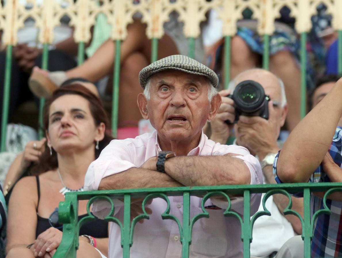 LLeno hasta la bandera en la corrida homenaje a Víctor Barrio