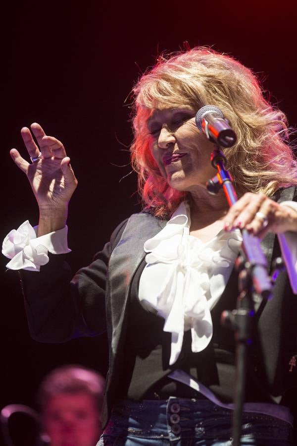 Conciertos de Helena Bianco y Los Sírex en la Plaza Mayor de Valladolid