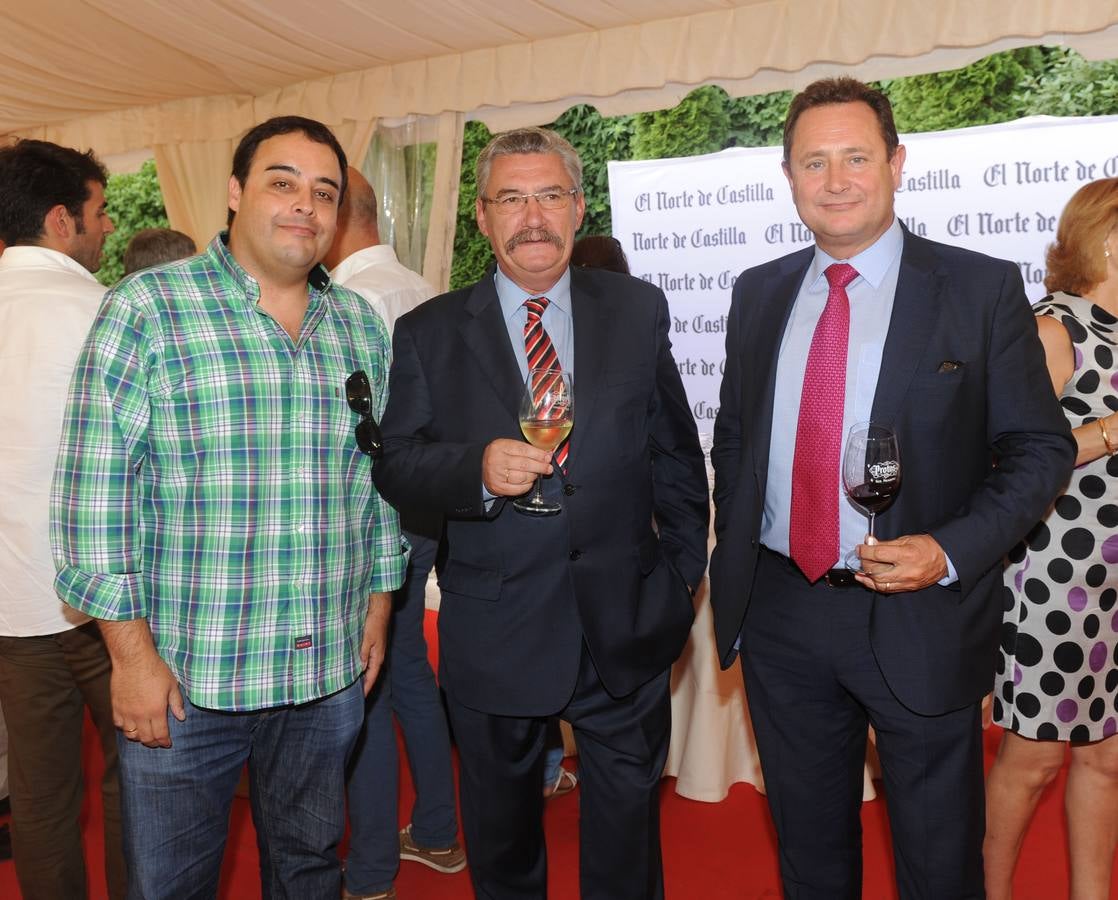 José Ramón Melgosa (c) y Teófilo Gómez (d), de Laboral Kutxa.