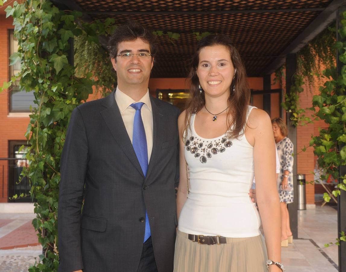 Carlos Fuertes (Laboratorios Hartmann) y Martina Pastrovicchio (En dos Palabras).