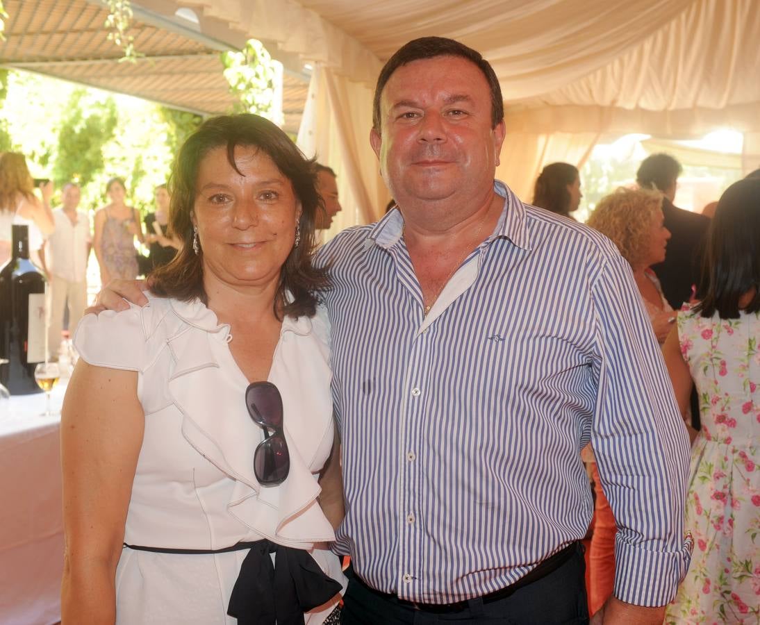 María Teresa Romón y Félix Antonio Herrero, de Libertas Ediciones.