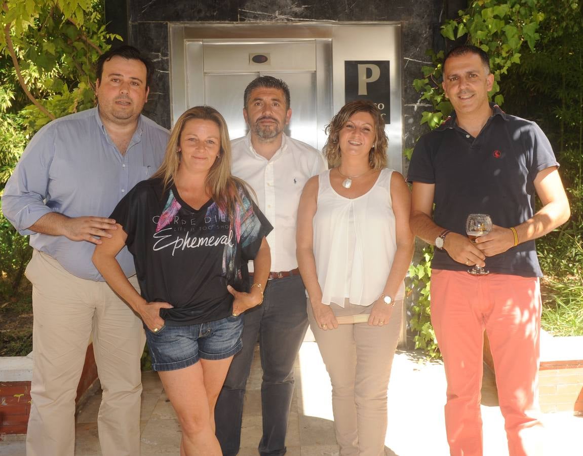 Javier Tamayo (Hidifer), María Ángeles Albarracín (pintura y decoración), Enrique Ramos (Oficheck), Alicia Calderón (Actitud MPT) y Carlos Ramos (Investigación y Consulting).