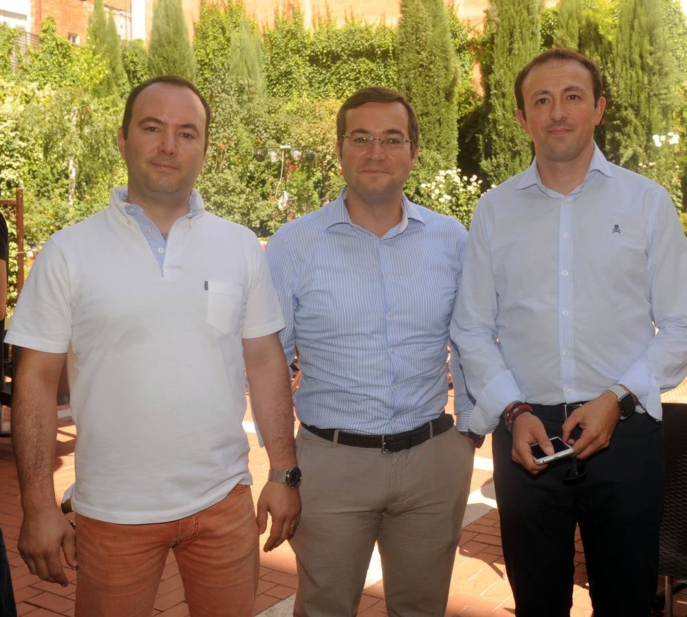 Ignacio Gómez, Javier Gómez y Rubén Rubio, de Comercial Ulsa.
