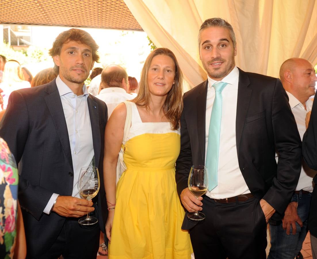 Héctor Montes (director del Hotel Juan de Austria) con Miriam Gómez y Miguel Lijó, del Vincci Frontaura.