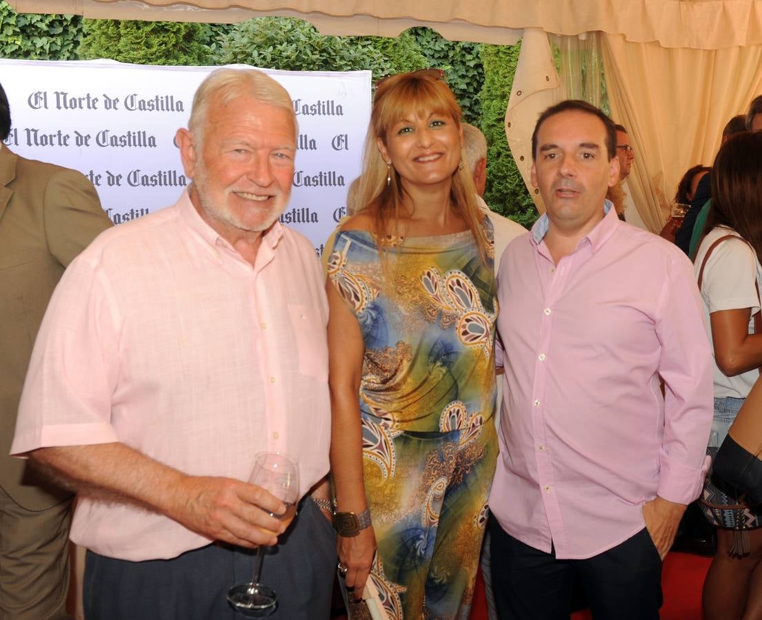 El catedrático Zenón Jiménez Ridruejo, Maribel Campos y José María Díaz, de El Norte de Castilla.