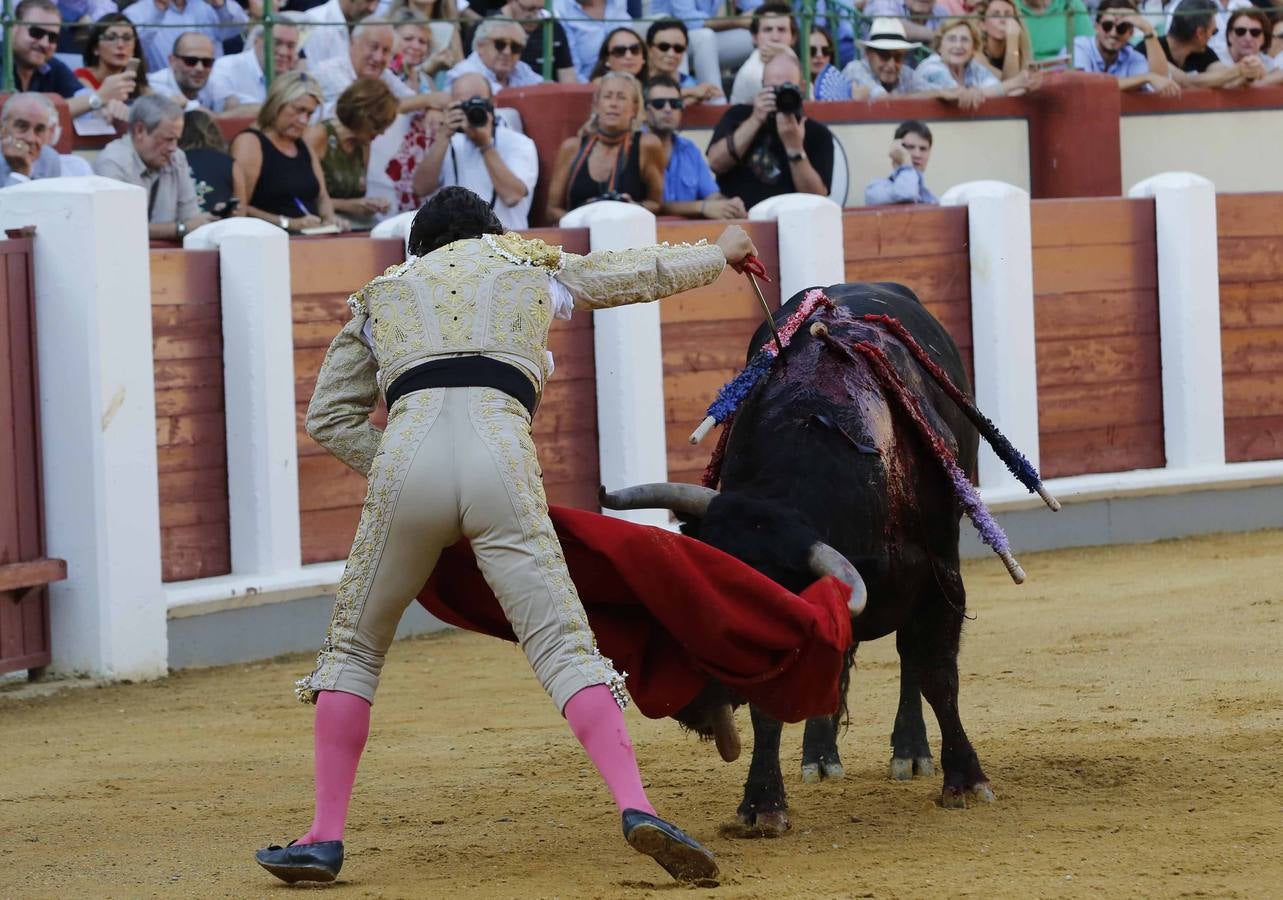 Corrida de toros en Valladolid con Morante de la Puebla, Sebastián Castella y López Simón