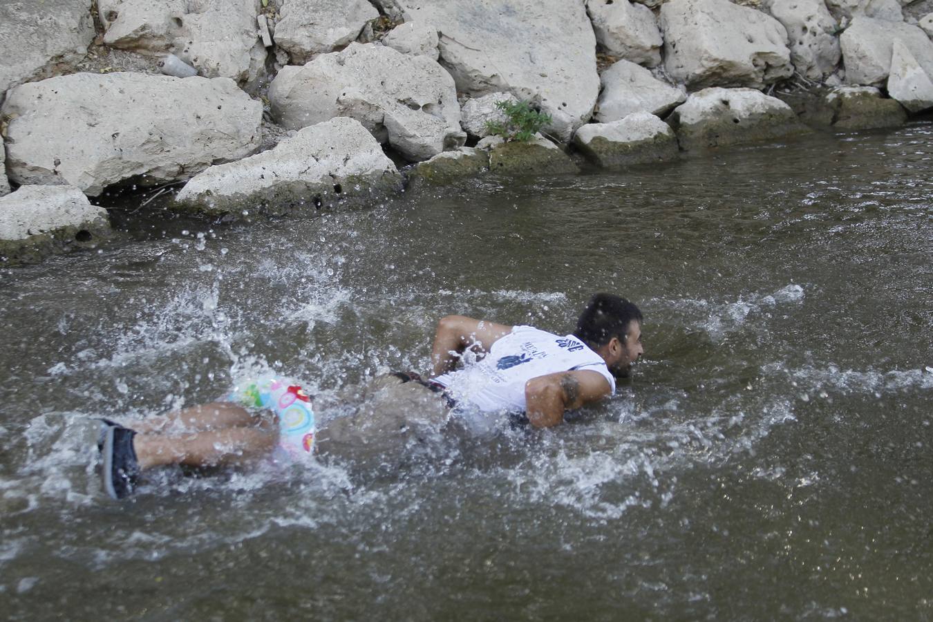 Descenso de embarcaciones por el Esgueva