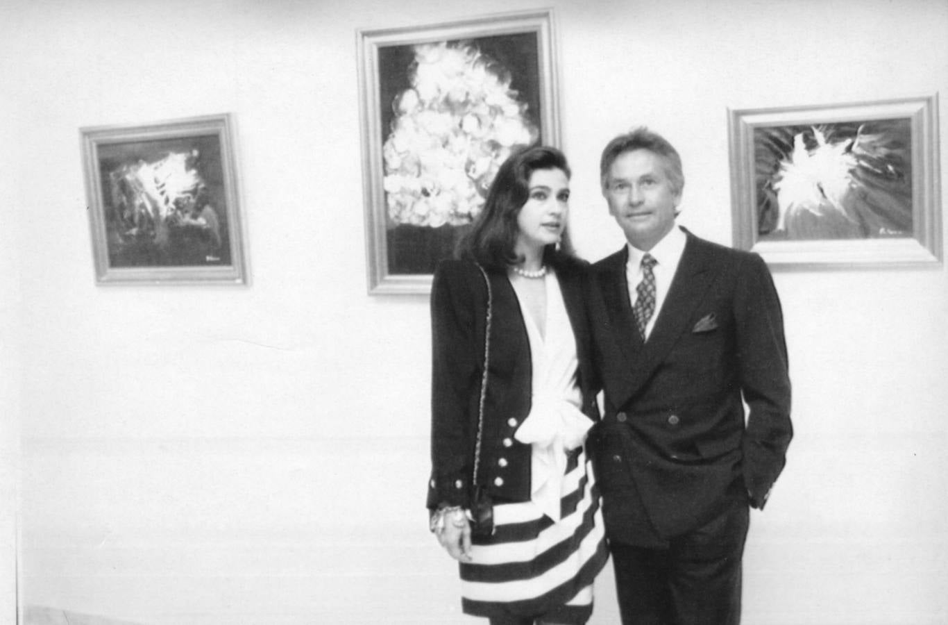 14.04.90 En una exposición de sus óleos en una galería de arte de Marbella.