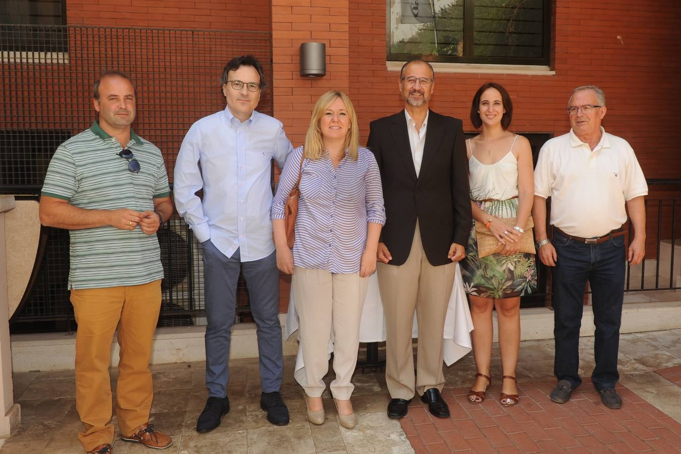 De Ciudadanos acudieron al aparetivo David Castaño, Miguel Ángel González, Belén Rosado, Luis Fuentes (portavoz en las Cortes), Pilar Vicente (concejala en el Ayuntamiento y portavoz en la Diputación) y Jose Augusto Rodríguez, alcalde de Valbuena de Duero. 