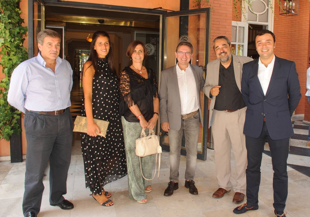 Última jornada de la caseta de El Norte en las fiestas de 2016 (1/2)