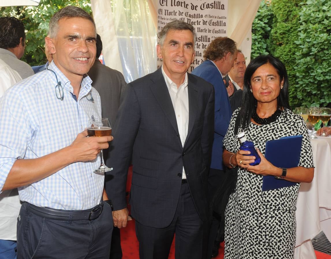 Última jornada de la caseta de El Norte en las fiestas de 2016 (1/2)