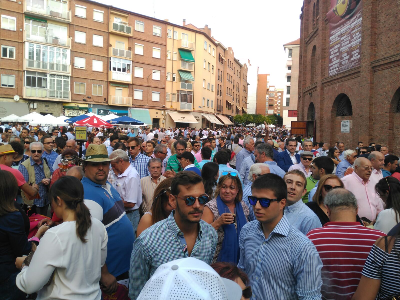 Ambiente previo a la corrida de José Tomás en Valladolid