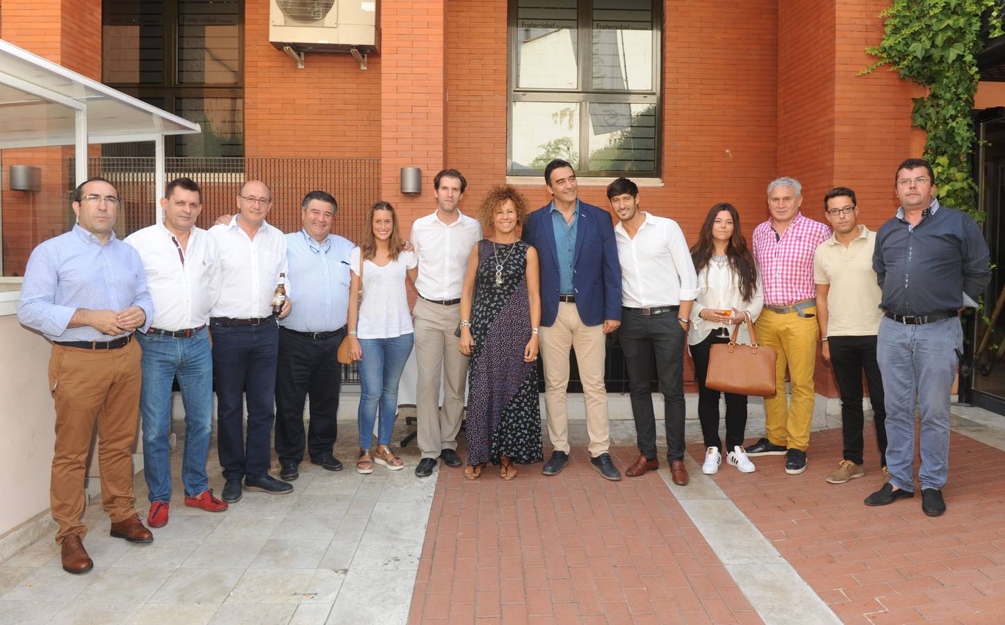 El equipo comercial de Discalesa posó para El Norte de Castilla. 