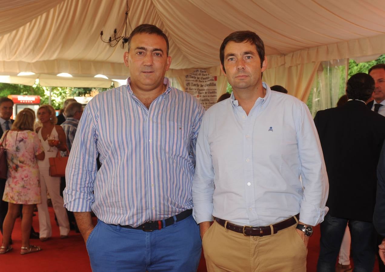 El doctor José Ignacio Echarren y Javier Delibes. 