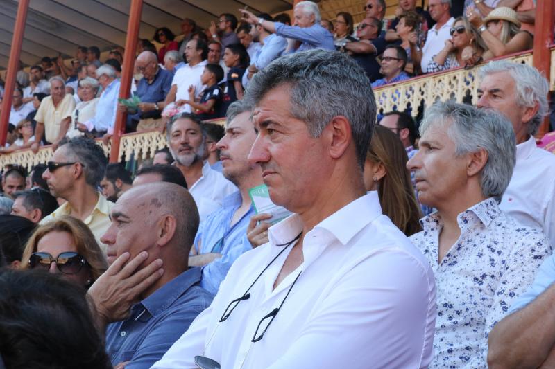 Asistentes a la corrida de toros de José Tomás y José                                                                                                                                                           María Manzanares en Valladolid