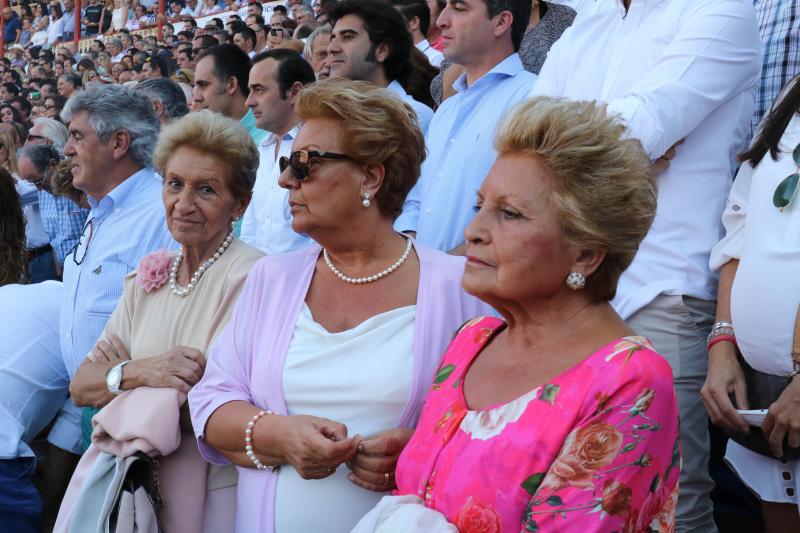 Carmen Borrego, Olga Jiménez y Luci Borrego.. 