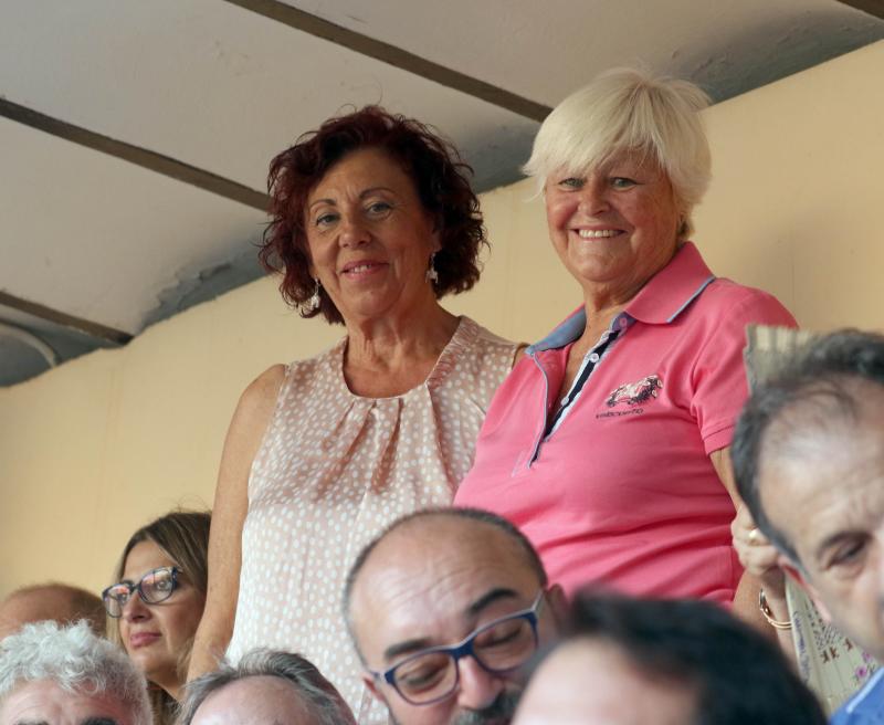 Asistentes a la corrida de toros de José Tomás y José                                                                                                                                                           María Manzanares en Valladolid