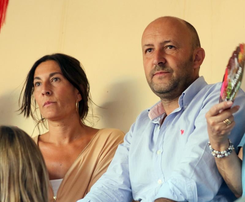 Asistentes a la corrida de toros de José Tomás y José                                                                                                                                                           María Manzanares en Valladolid