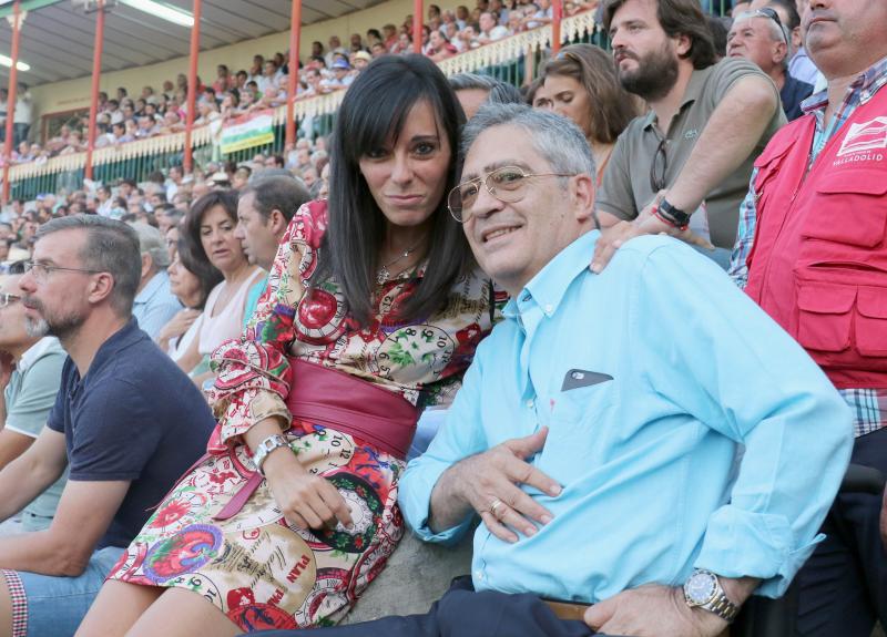 Asistentes a la corrida de toros de José Tomás y José                                                                                                                                                           María Manzanares en Valladolid