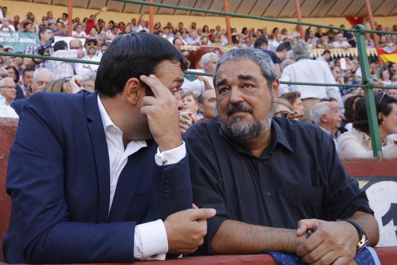 Asistentes a la corrida de toros de José Tomás y José                                                                                                                                                           María Manzanares en Valladolid