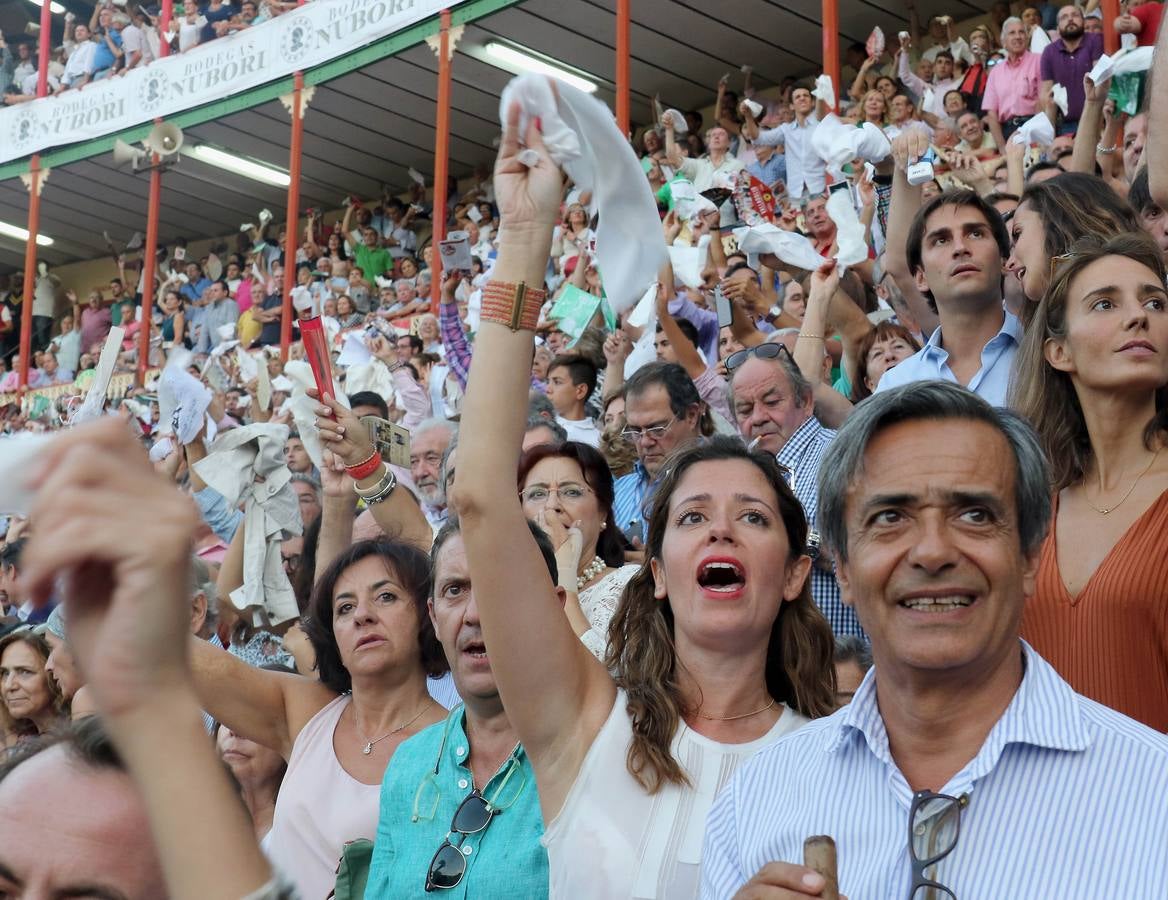 Público asistente a la corrida de toros de José Tomás en Valladolid