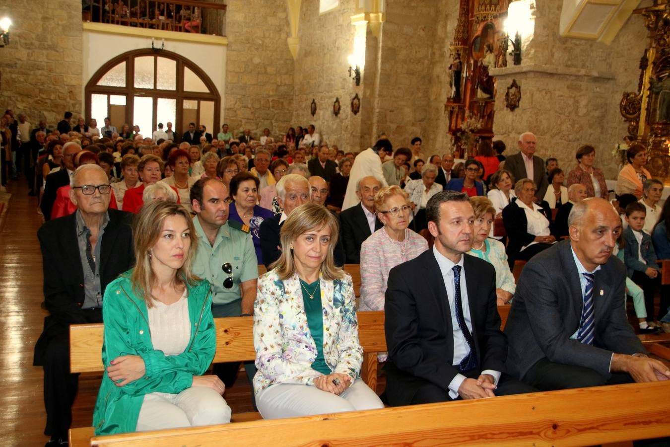 Los vecinos de Villaviudas festejan al Bendito Cristo de los Milagros