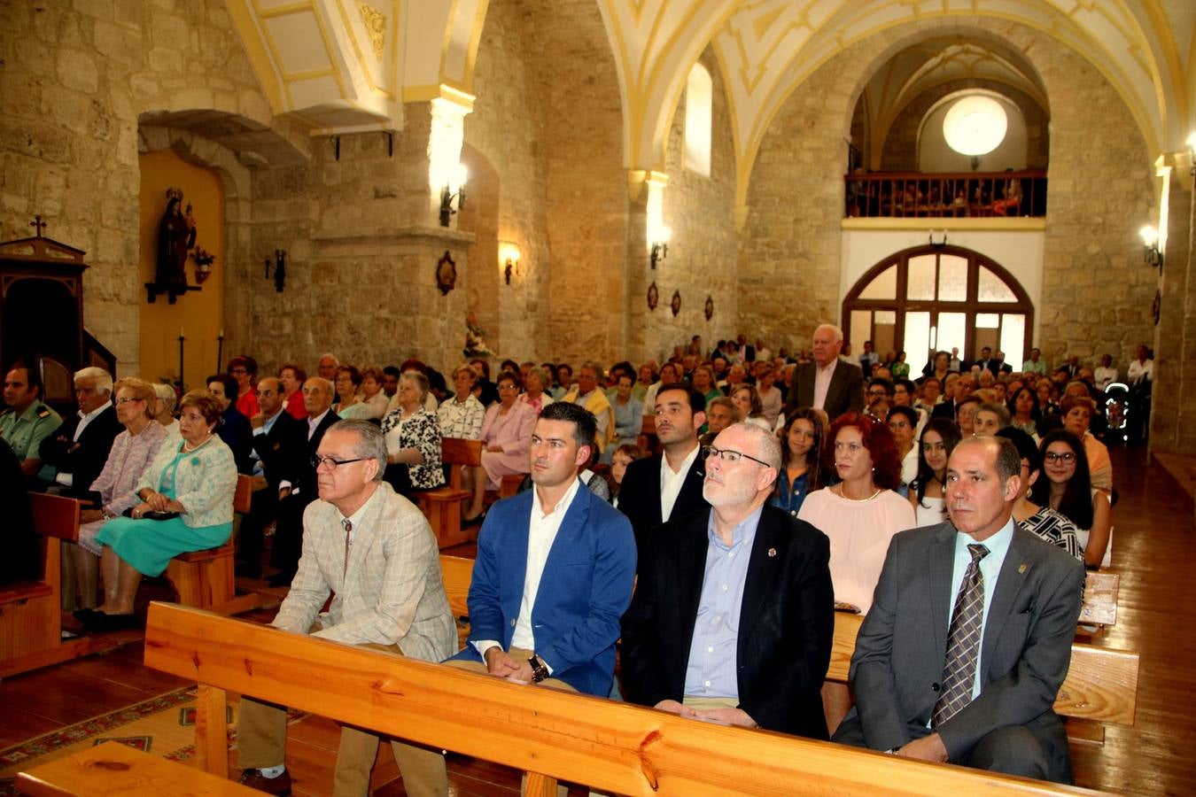 Los vecinos de Villaviudas festejan al Bendito Cristo de los Milagros