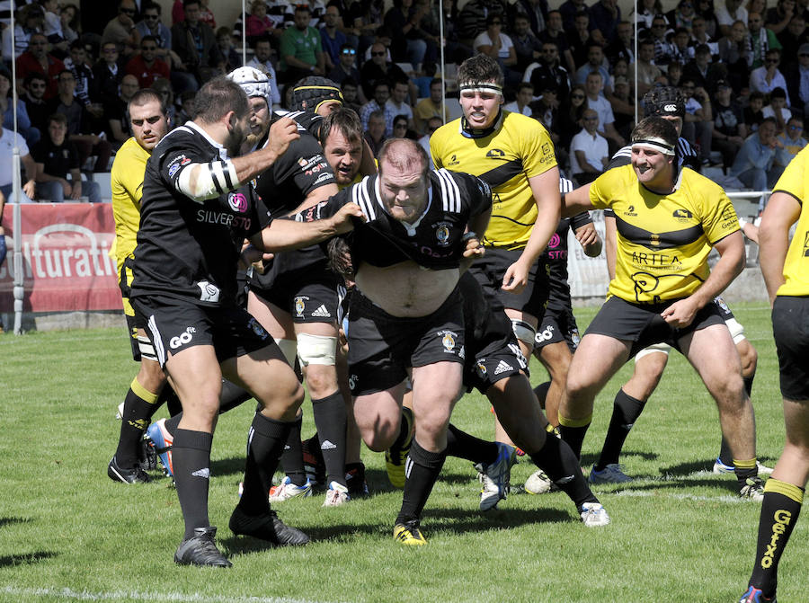 Partido de El Salvador contra el Getxo en los campos de Pepe Rojo