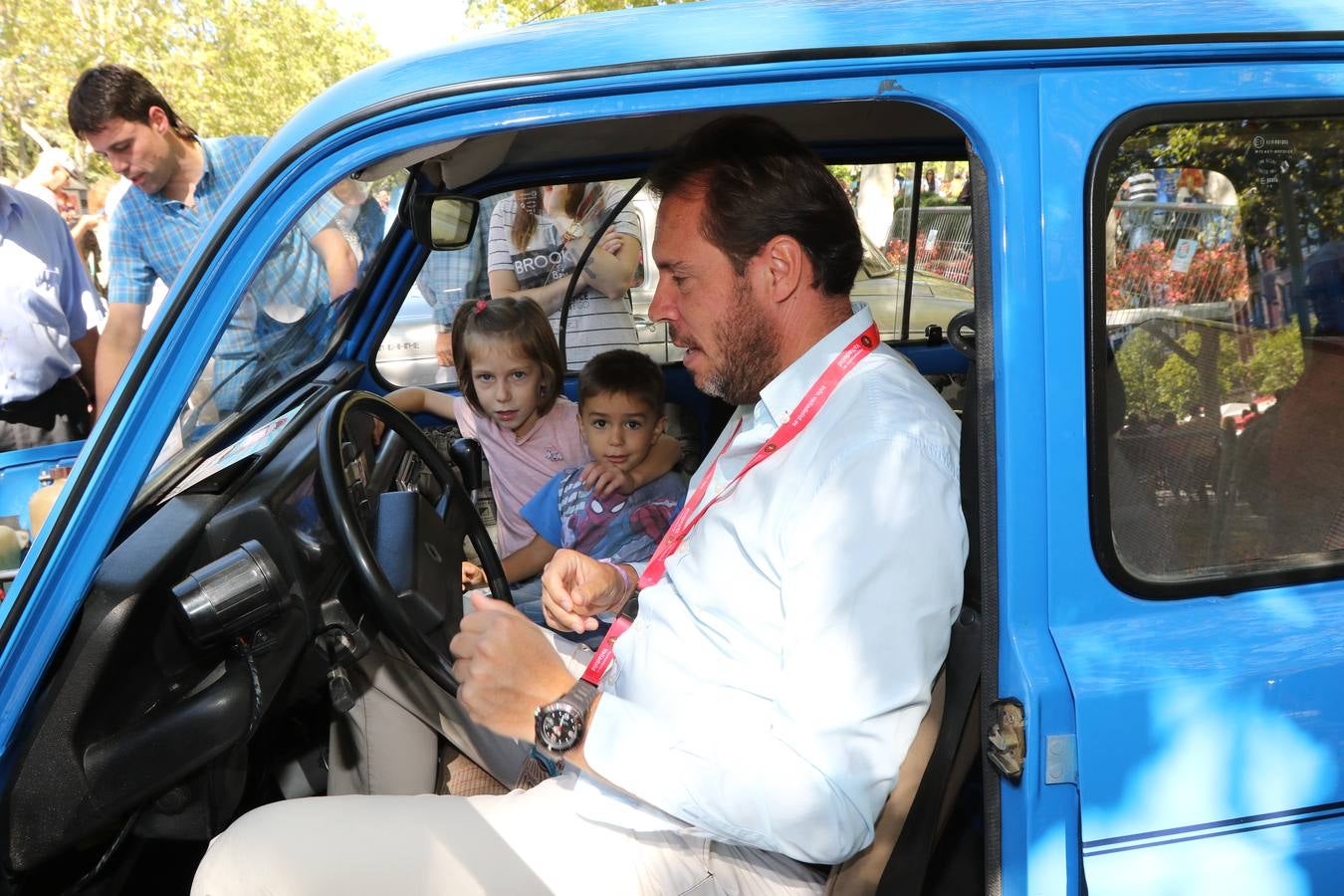 Público en la cuarta edición del Valladolid Motor Vintage (1/3)