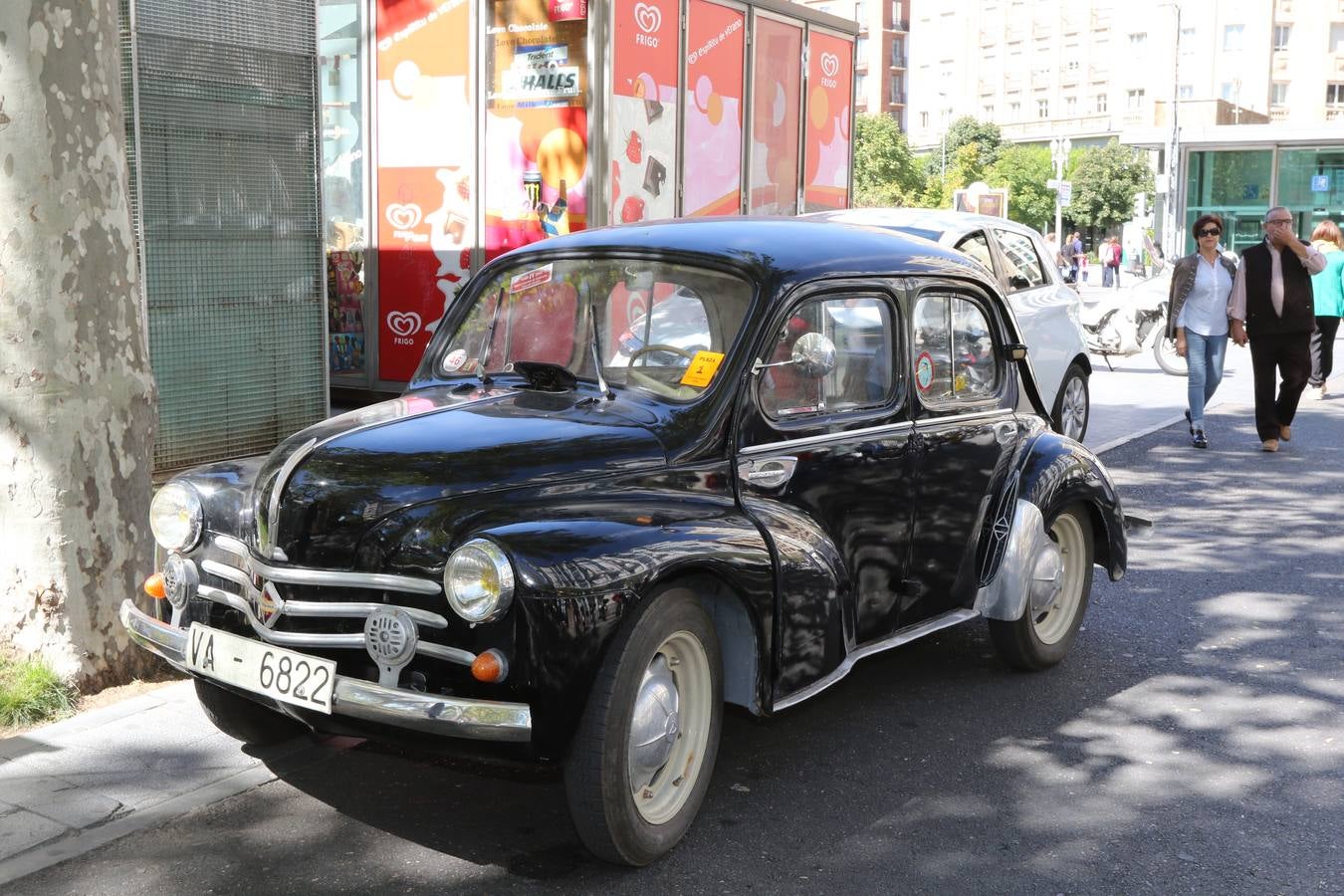 Público en la cuarta edición del Valladolid Motor Vintage (2/3)