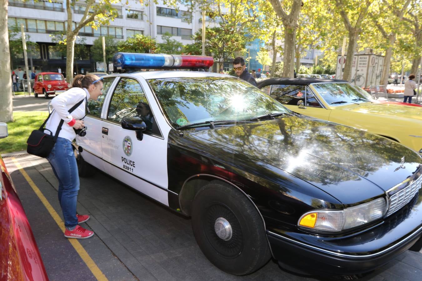 Público en la cuarta edición del Valladolid Motor Vintage (2/3)