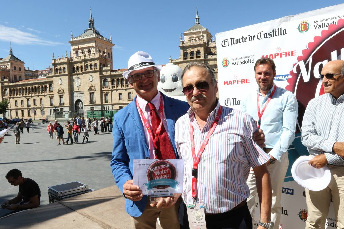 Público en la cuarta edición del Valladolid Motor Vintage (2/3)