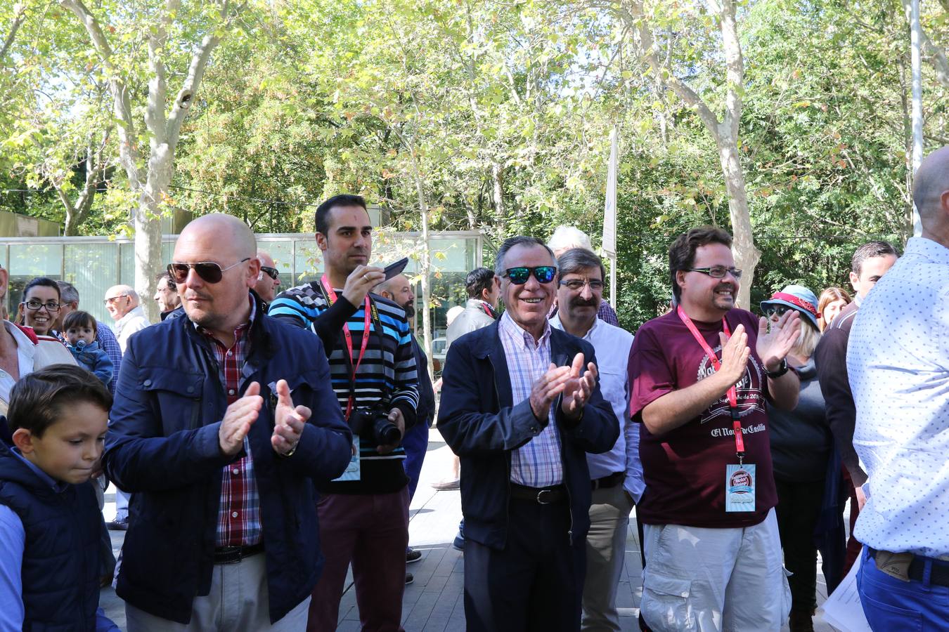 Público en la cuarta edición del Valladolid Motor Vintage (2/3)