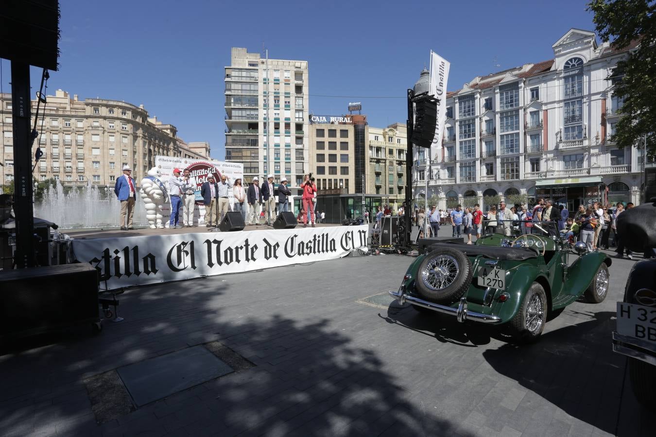 Público en la cuarta edición del Valladolid Motor Vintage (3/3)