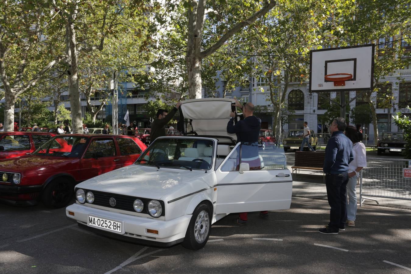 Público en la cuarta edición del Valladolid Motor Vintage (3/3)