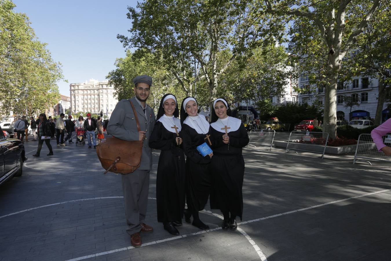 Público en la cuarta edición del Valladolid Motor Vintage (3/3)