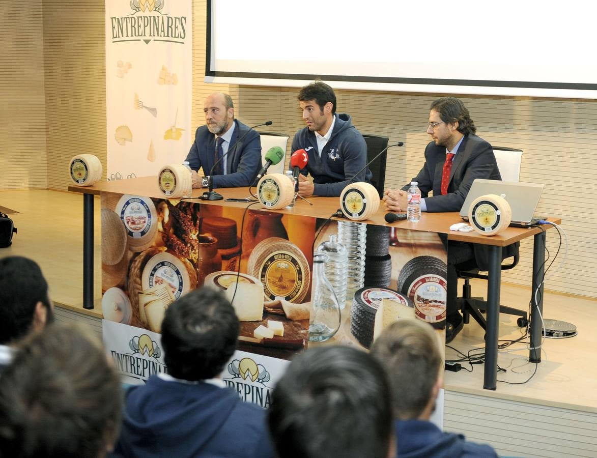 Presentación de la plantilla del VRAC Quesos Entrepinares para la temporada 2016/17