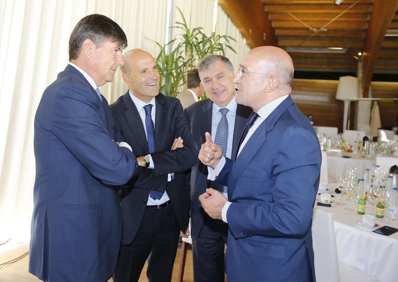 El exministro Manuel Pimentel en el Foro Económico de El Norte de Castilla