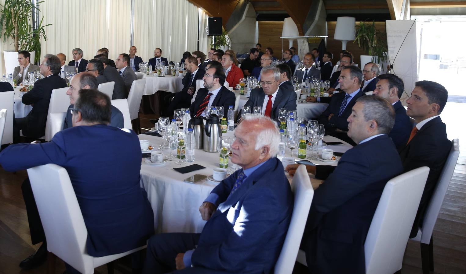 El exministro Manuel Pimentel en el Foro Económico de El Norte de Castilla