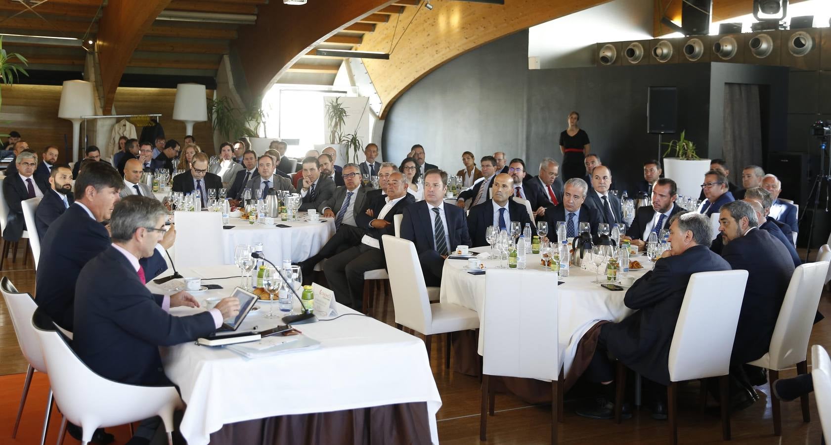 El exministro Manuel Pimentel en el Foro Económico de El Norte de Castilla